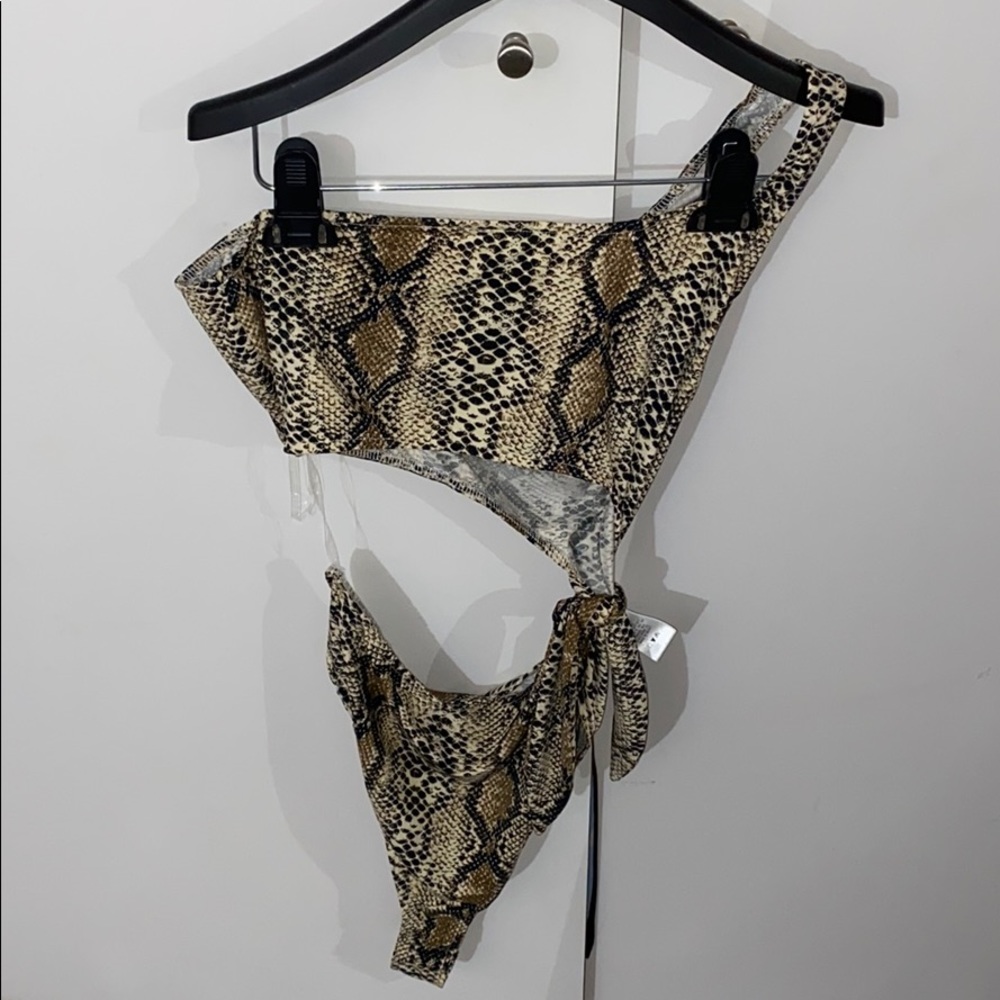 NWT Snake Bodysuit LF